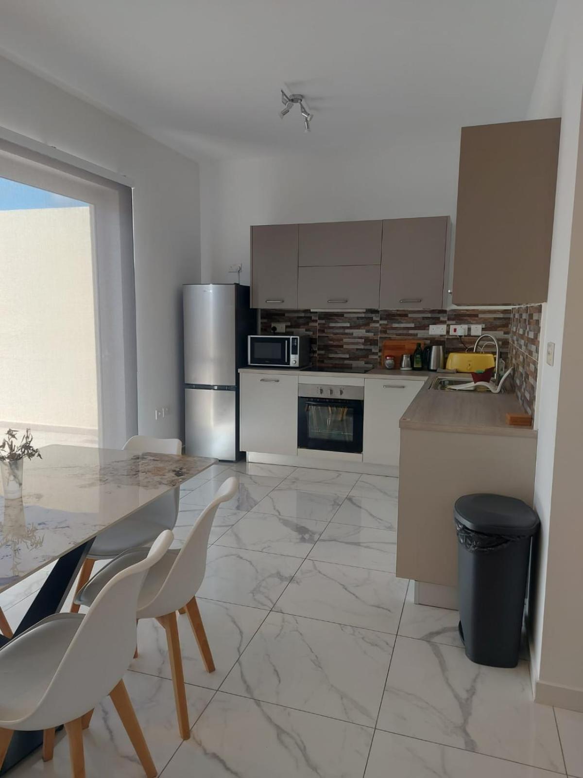 Central Apartment In Swieqi Is-Swieqi Екстериор снимка